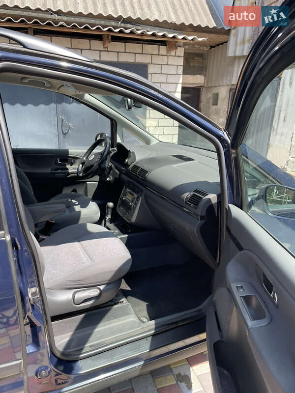 Минивэн Volkswagen Sharan 2008 в Знаменке