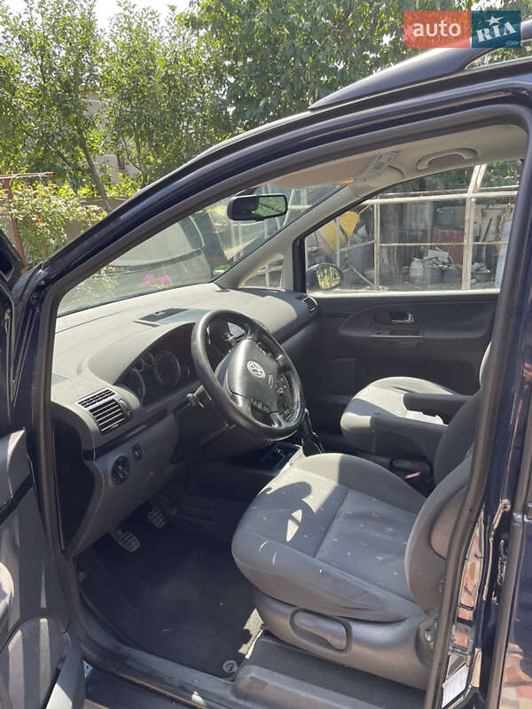 Минивэн Volkswagen Sharan 2008 в Знаменке