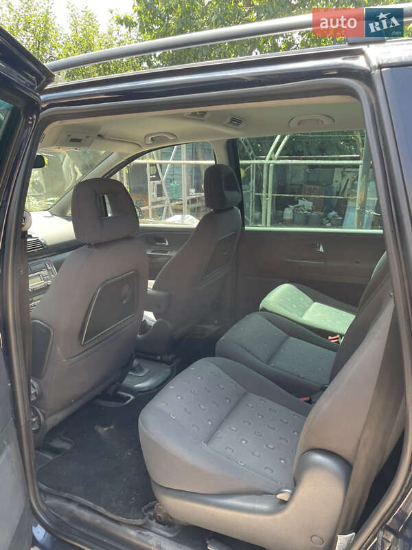 Минивэн Volkswagen Sharan 2008 в Знаменке