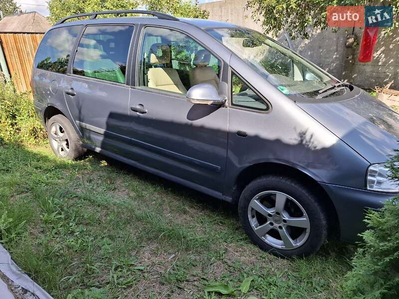 Минивэн Volkswagen Sharan 2008 в Миргороде