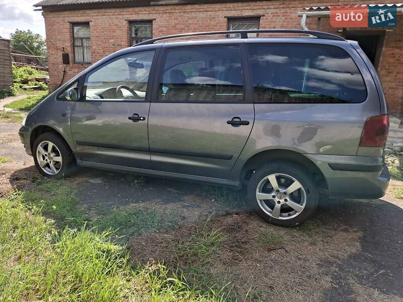 Минивэн Volkswagen Sharan 2008 в Миргороде