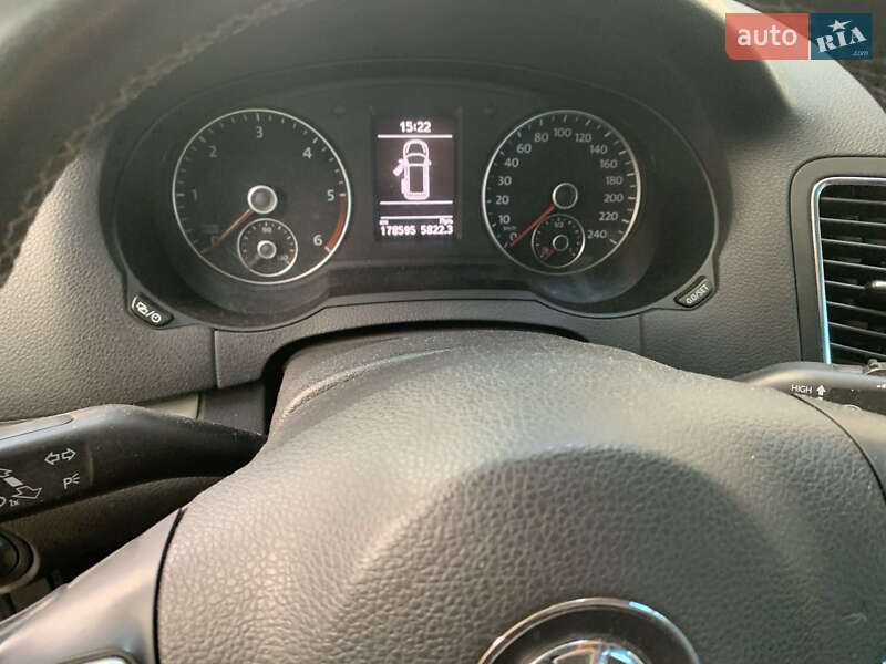 Мінівен Volkswagen Sharan 2013 в Іршаві