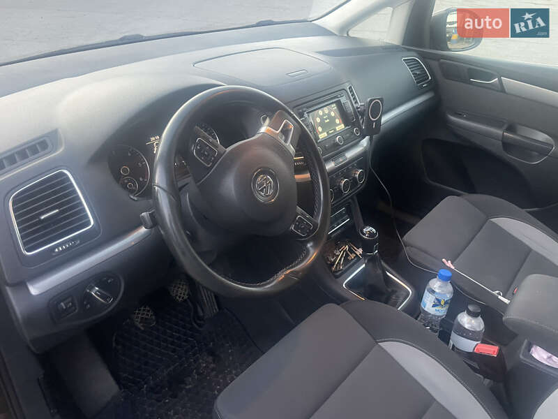 Минивэн Volkswagen Sharan 2014 в Николаеве
