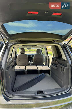 Мінівен Volkswagen Sharan 2012 в  фото 11 Мінівен Volkswagen Sharan 2012 в