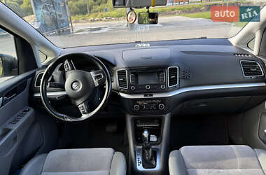 Мінівен Volkswagen Sharan 2012 в  фото 12 Мінівен Volkswagen Sharan 2012 в