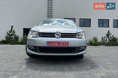 Минивэн Volkswagen Sharan 2017 в 