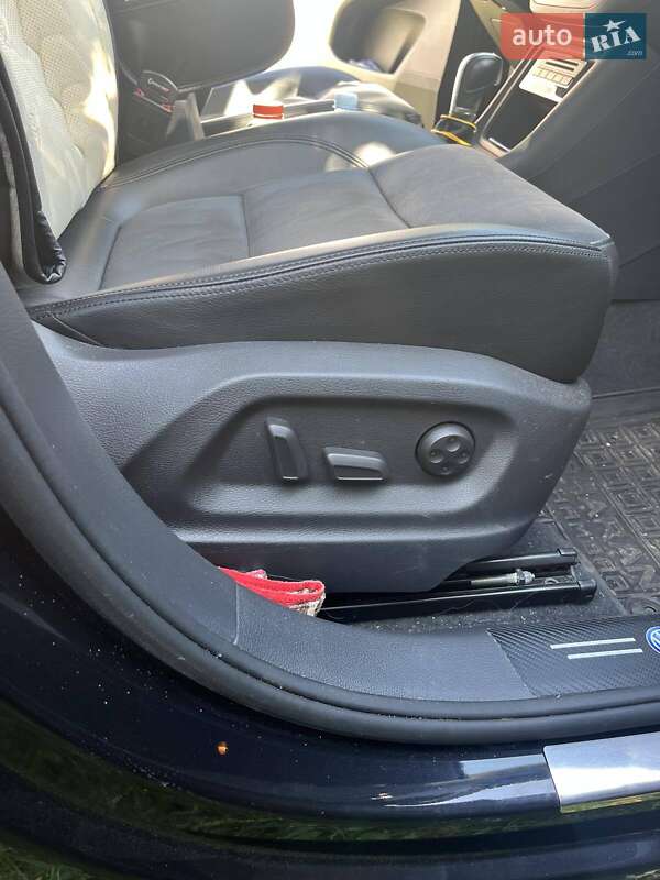 Минивэн Volkswagen Sharan 2015 в Киеве