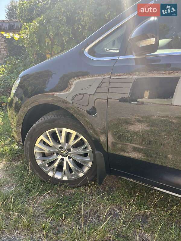 Минивэн Volkswagen Sharan 2015 в Киеве