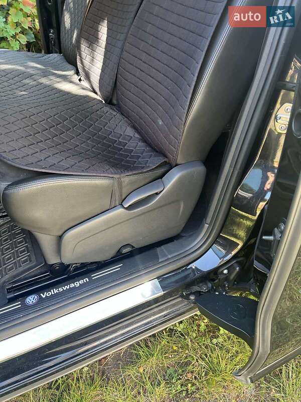 Минивэн Volkswagen Sharan 2015 в Киеве