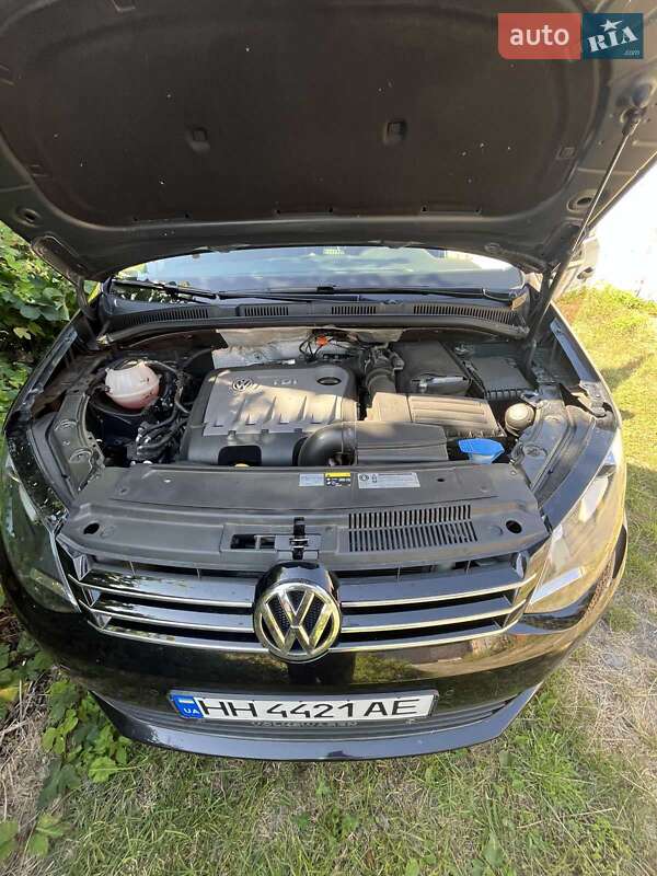 Минивэн Volkswagen Sharan 2015 в Киеве