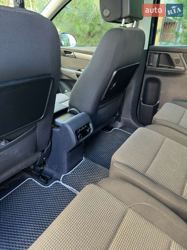 Минивэн Volkswagen Sharan 2015 в Ровно