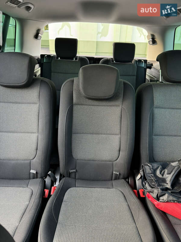 Минивэн Volkswagen Sharan 2015 в Ровно