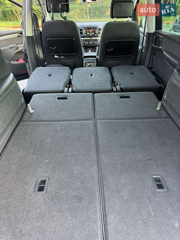 Минивэн Volkswagen Sharan 2015 в Ровно