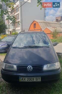 Минивэн Volkswagen Sharan 1997 в Харькове