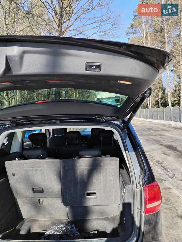 Минивэн Volkswagen Sharan 2013 в Звягеле