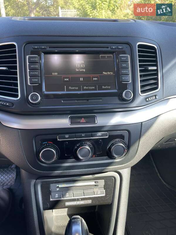 Минивэн Volkswagen Sharan 2011 в Харькове