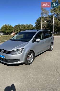 Минивэн Volkswagen Sharan 2011 в 