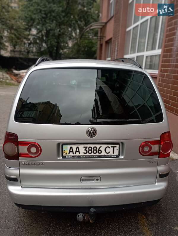 Мінівен Volkswagen Sharan 2007 в Києві