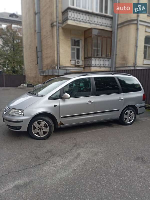 Мінівен Volkswagen Sharan 2007 в Києві