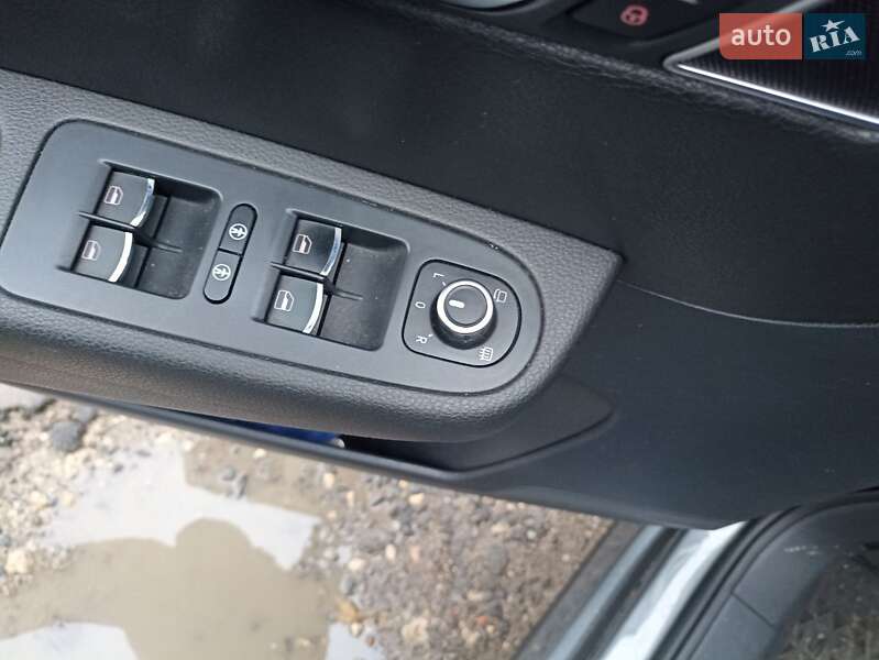 Минивэн Volkswagen Sharan 2012 в Староконстантинове
