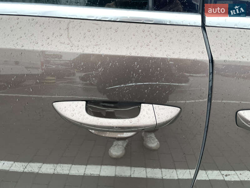 Минивэн Volkswagen Sharan 2012 в Виннице