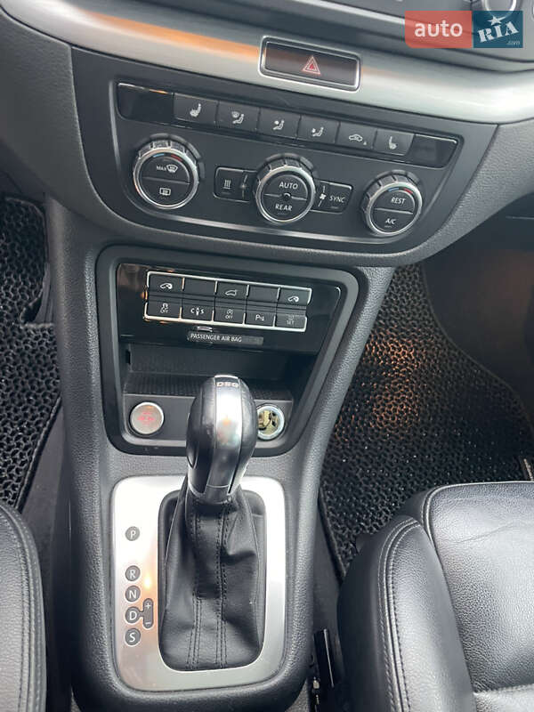 Минивэн Volkswagen Sharan 2012 в Виннице