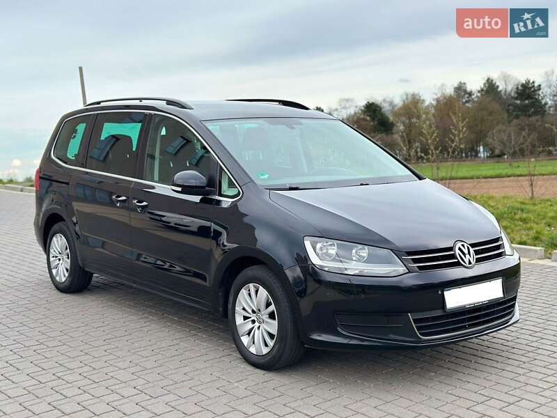 Минивэн Volkswagen Sharan 2011 в Остроге