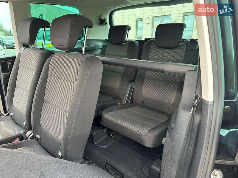 Минивэн Volkswagen Sharan 2011 в Остроге