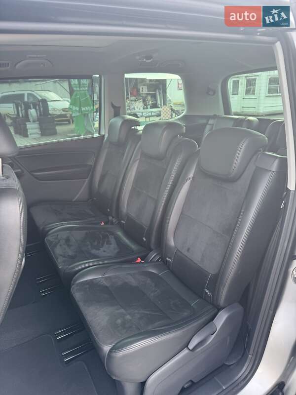 Минивэн Volkswagen Sharan 2013 в Черновцах