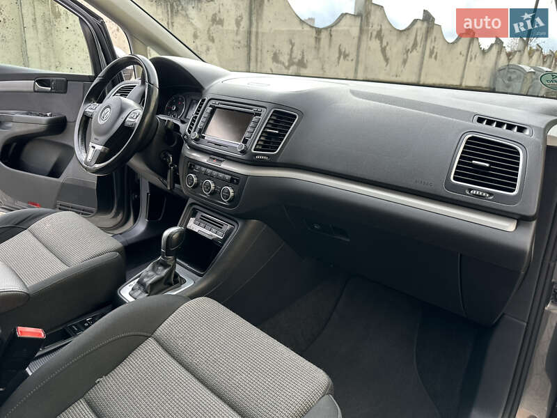 Минивэн Volkswagen Sharan 2015 в Дрогобыче