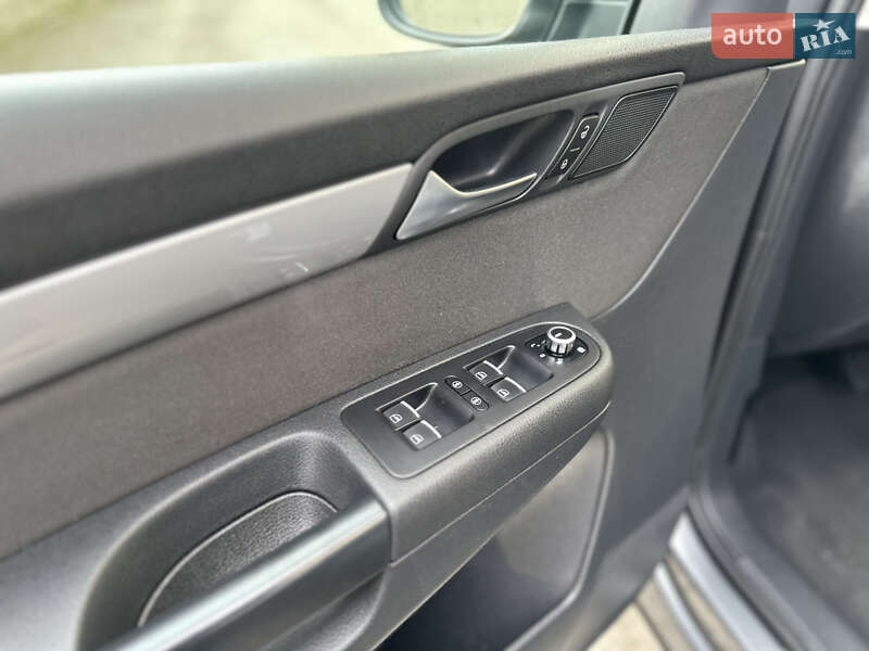 Минивэн Volkswagen Sharan 2015 в Дрогобыче