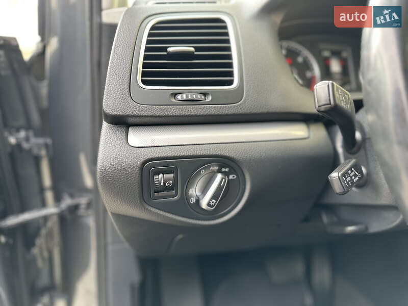 Минивэн Volkswagen Sharan 2015 в Дрогобыче