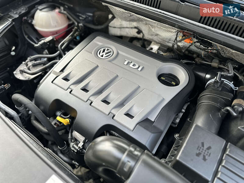Минивэн Volkswagen Sharan 2015 в Дрогобыче