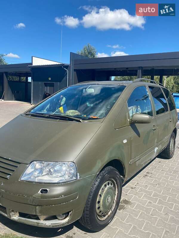 Минивэн Volkswagen Sharan 2001 в Житомире