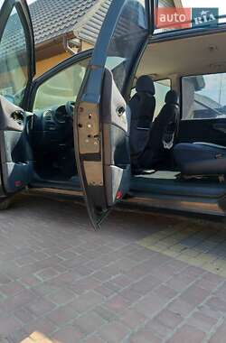 Минивэн Volkswagen Sharan 1996 в  фото 11 Минивэн Volkswagen Sharan 1996 в