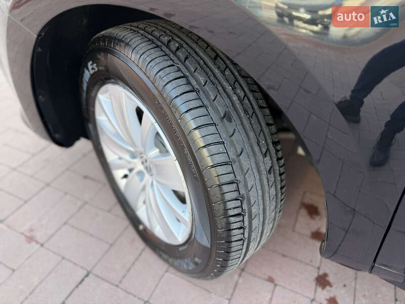 Минивэн Volkswagen Sharan 2014 в Ровно