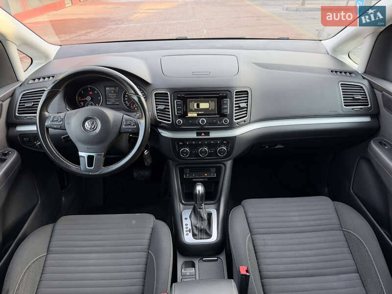 Минивэн Volkswagen Sharan 2014 в Ровно