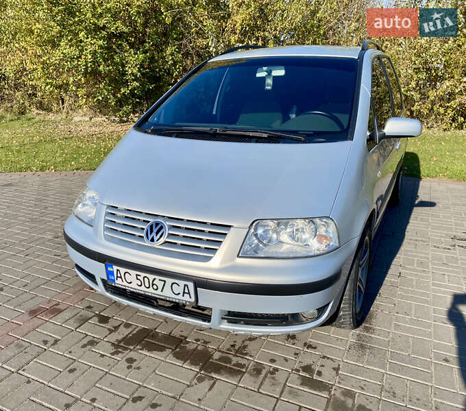 Мінівен Volkswagen Sharan 2002 в Нововолинську