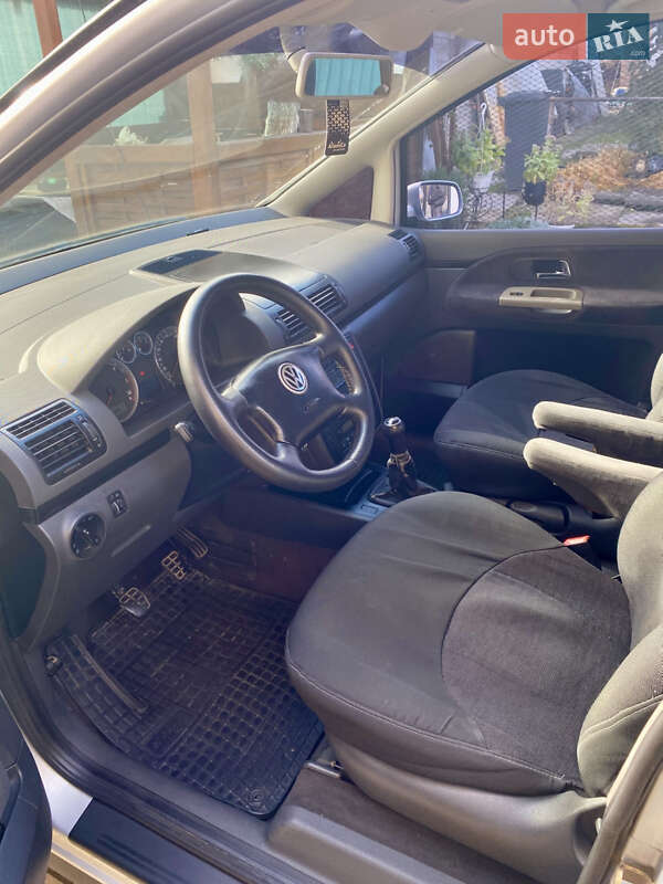 Мінівен Volkswagen Sharan 2002 в Нововолинську