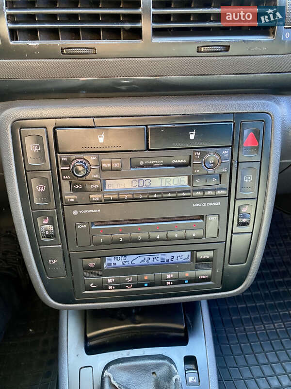 Мінівен Volkswagen Sharan 2002 в Нововолинську