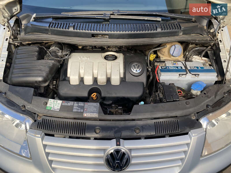 Мінівен Volkswagen Sharan 2002 в Нововолинську