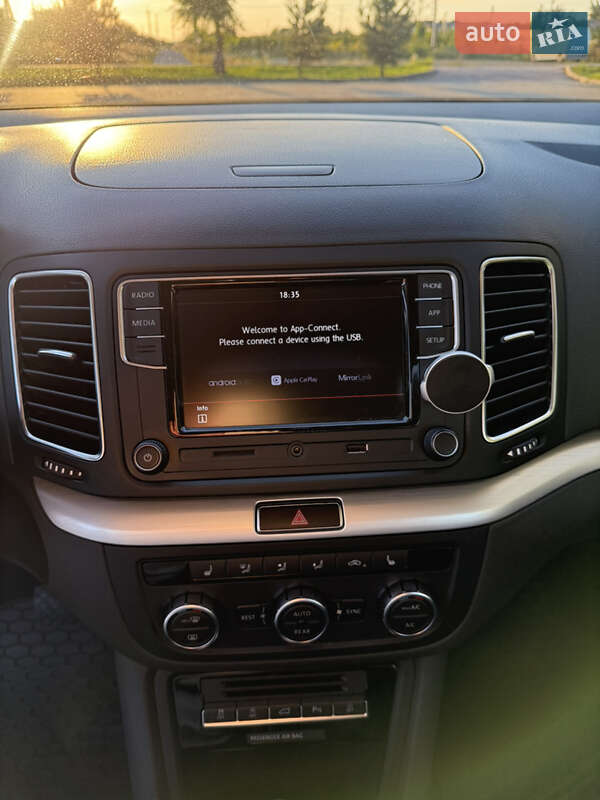 Мінівен Volkswagen Sharan 2015 в Львові