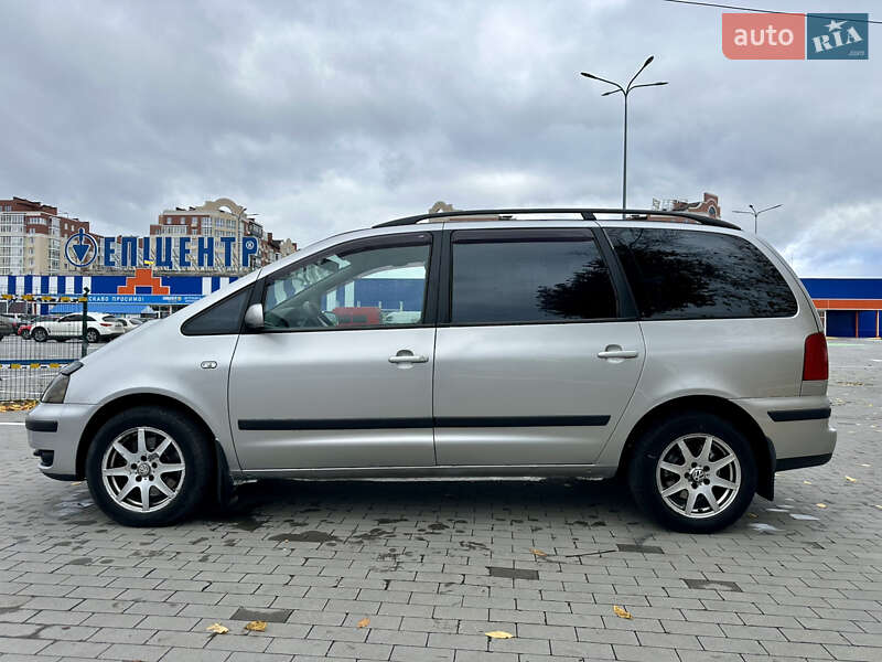 Минивэн Volkswagen Sharan 2003 в Умани