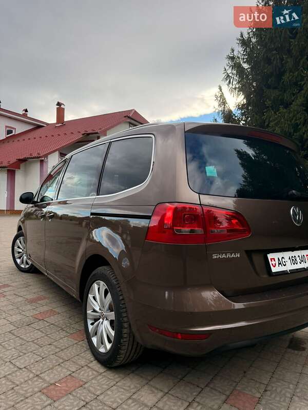 Минивэн Volkswagen Sharan 2012 в Стрые