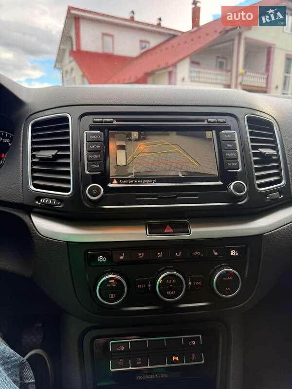 Минивэн Volkswagen Sharan 2012 в Стрые