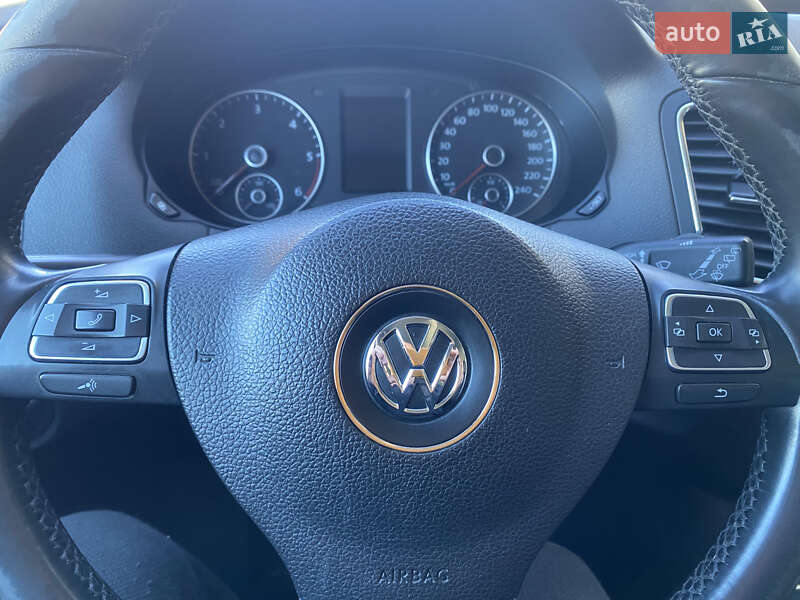 Минивэн Volkswagen Sharan 2012 в Долине