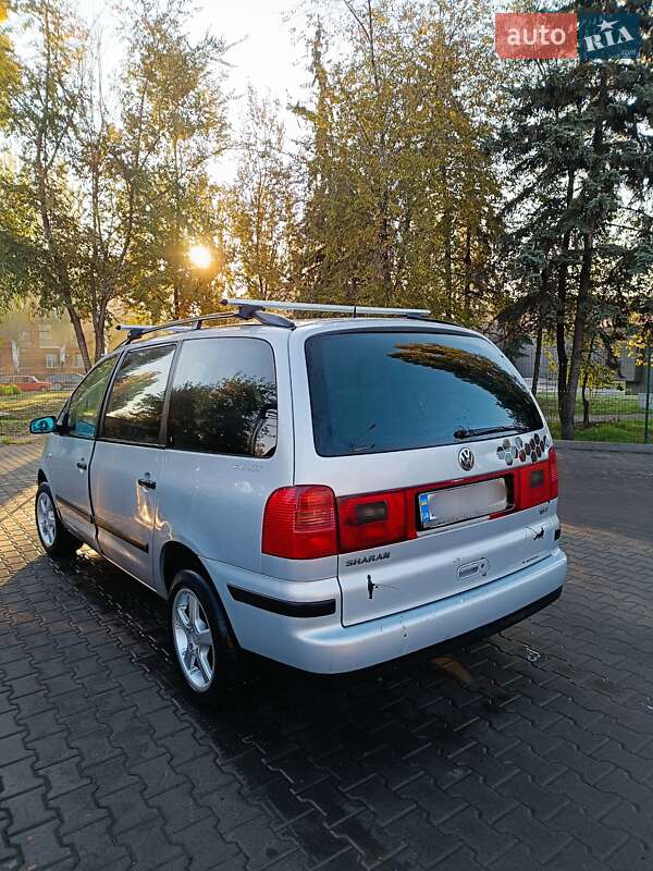 Минивэн Volkswagen Sharan 2002 в Кривом Роге