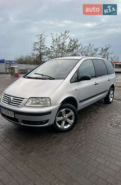 Мінівен Volkswagen Sharan 2001 в Чернівцях