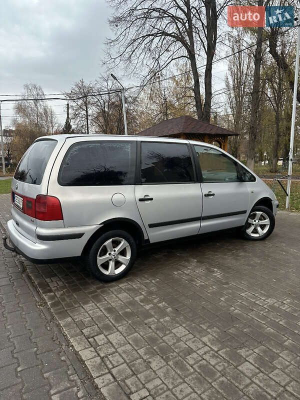 Минивэн Volkswagen Sharan 2001 в Вижнице