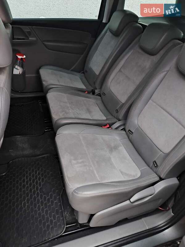 Минивэн Volkswagen Sharan 2012 в Виноградове